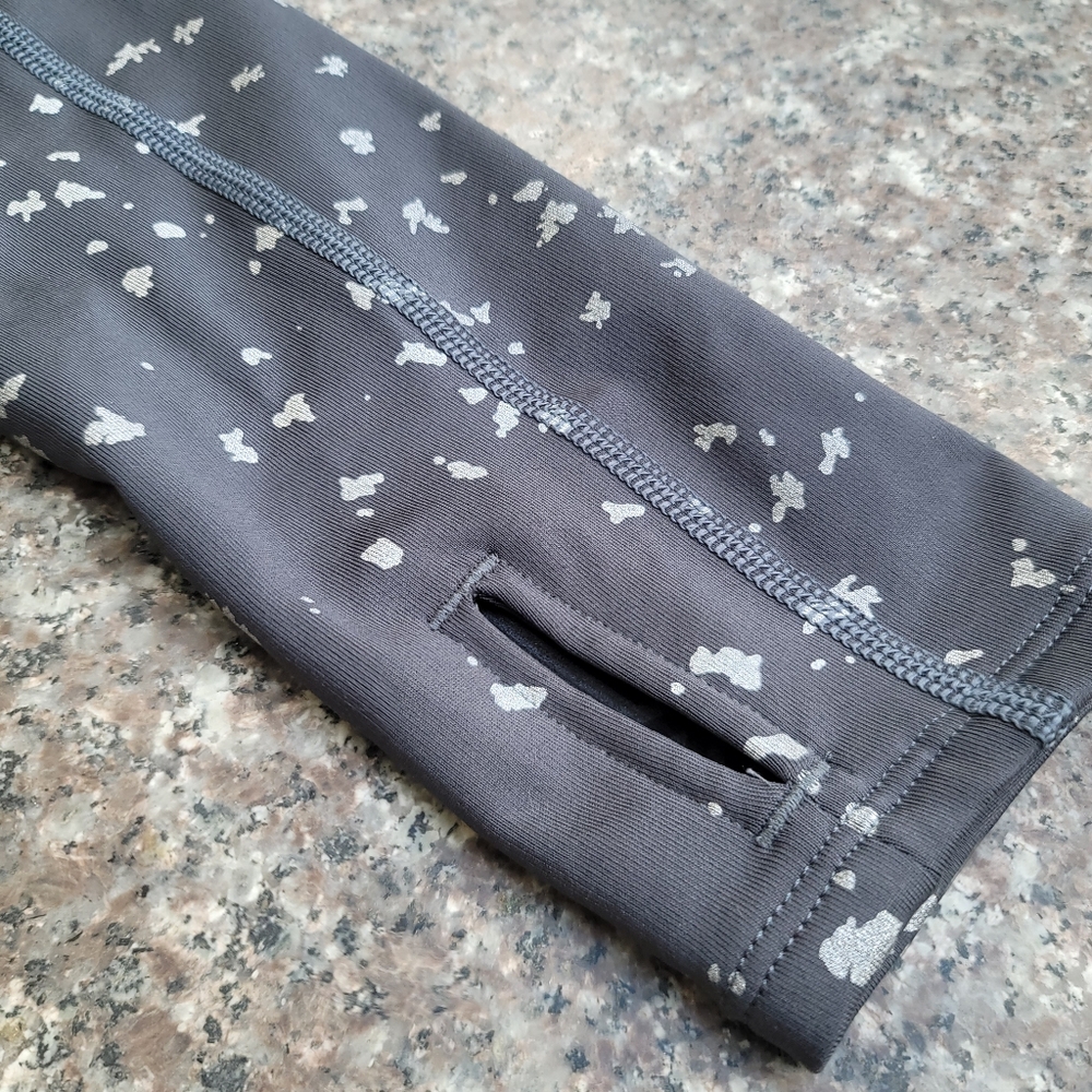 Under Armour Pullover - image 7